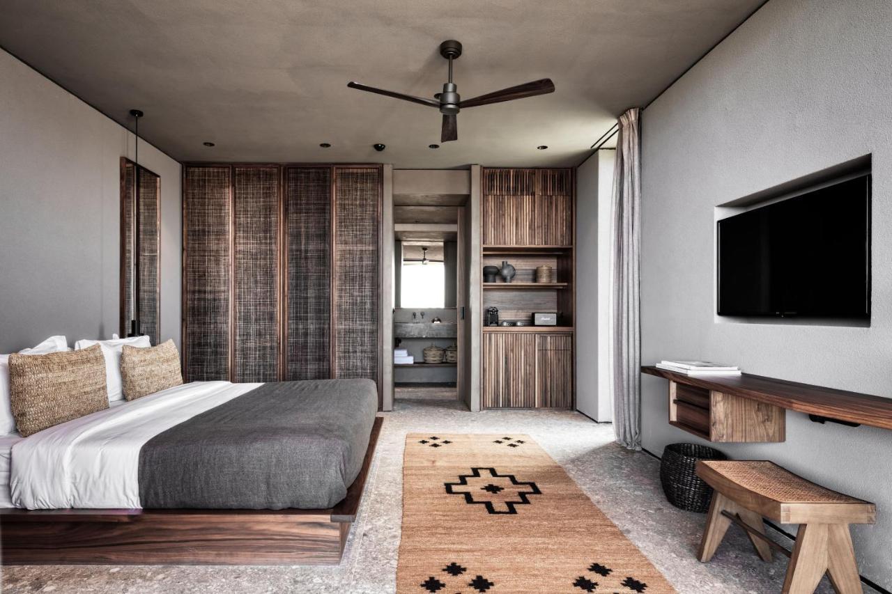 Sapphire Bungalow, Guest room, 1 King, Sea view, Balcony,1392873950:JPEG